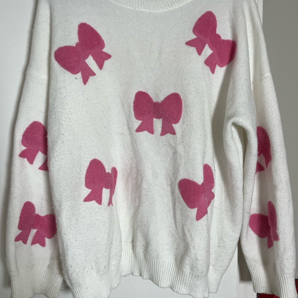 Pink bow White Sweater great condition, sz xxl